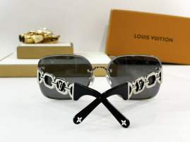 Picture of Louis Vuitton Sunglasses _SKUfw75331591fw